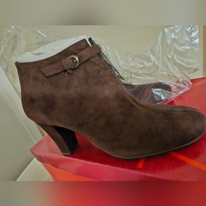 Aerosoles Brown Suede Bootie NIB 7